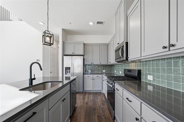 Building Photo - 2533 Brunswick Wy