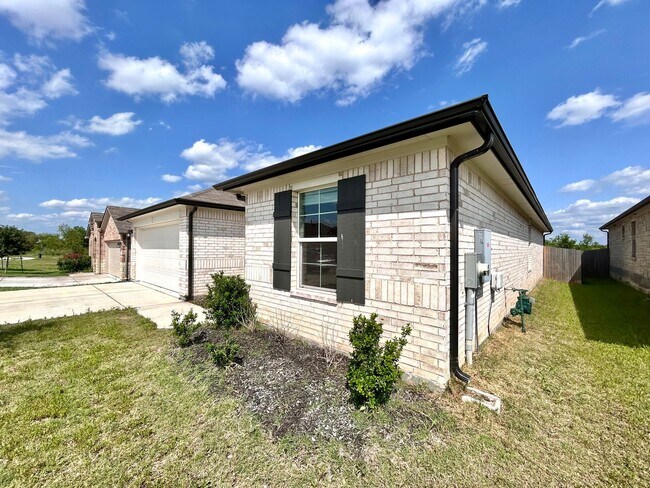 Building Photo - 13613 Rebecca Latimer Rd