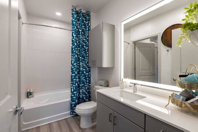 Building Photo - Your Ideal Home – Up to 4 Weeks Off!