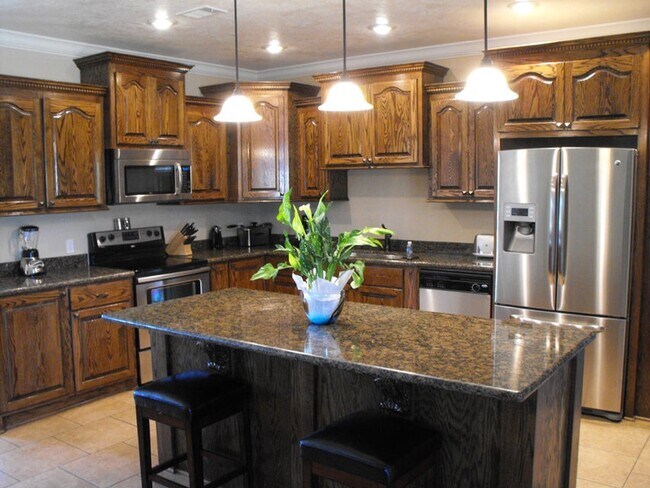 Building Photo - 147 Smithbrook Rd