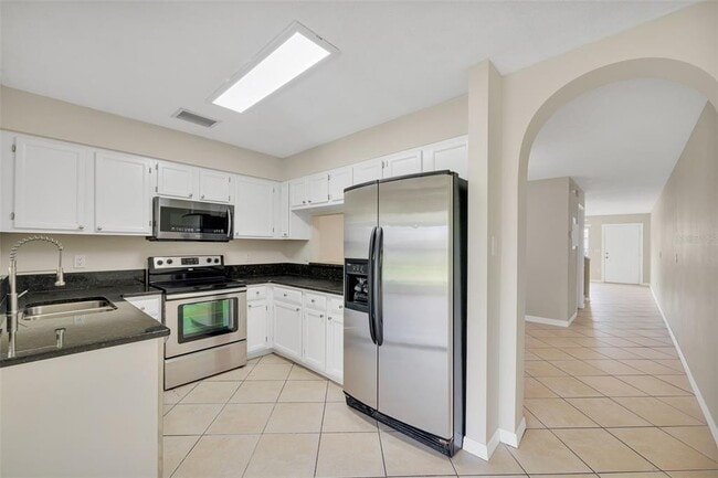 Building Photo - 632 Kensington Lake Cir