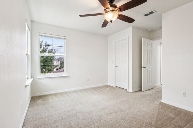 Building Photo - 1126 Maumee St