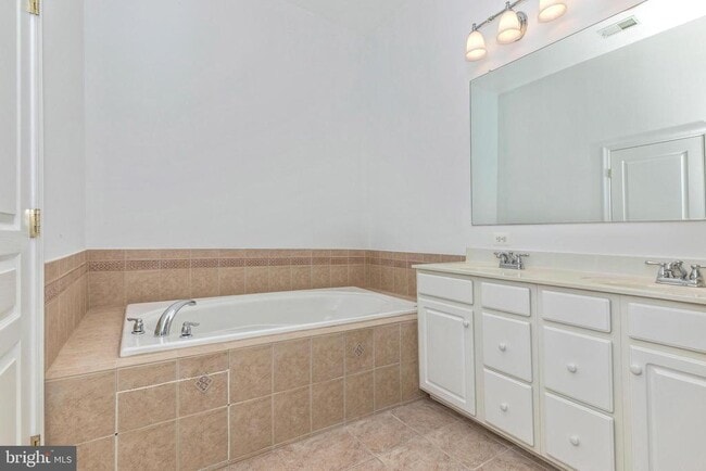 Building Photo - 3611 Sprigg St S