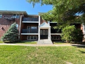 Building Photo - 153 6th Ave