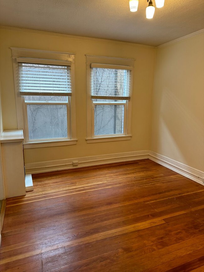 Building Photo - City of Portland Condo Studio, Great Location!
