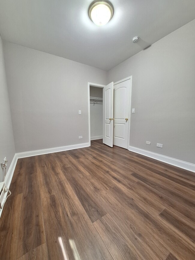 Building Photo - 2121 N Marmora Ave