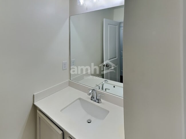 Building Photo - 710 Woodall Rd