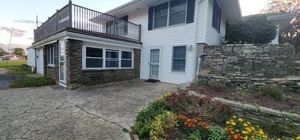 Building Photo - 96 Stanavage Rd