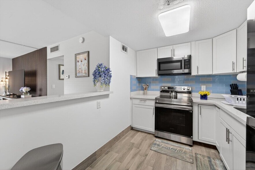 Building Photo - 801 Andrews Ave