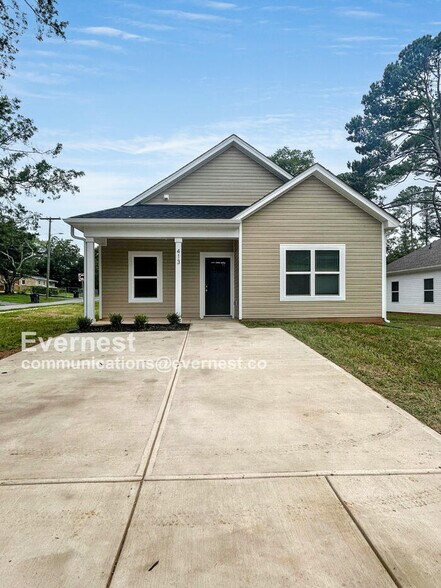 Primary Photo - 413 S Davis St