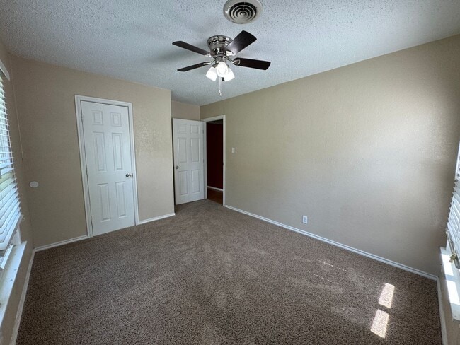 Building Photo - 360 Virtual Tour Available