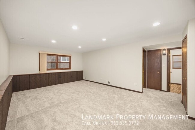 Building Photo - 409 Sara Ave