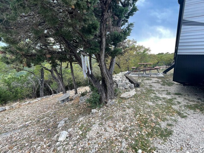 Building Photo - NEW ON MARKET