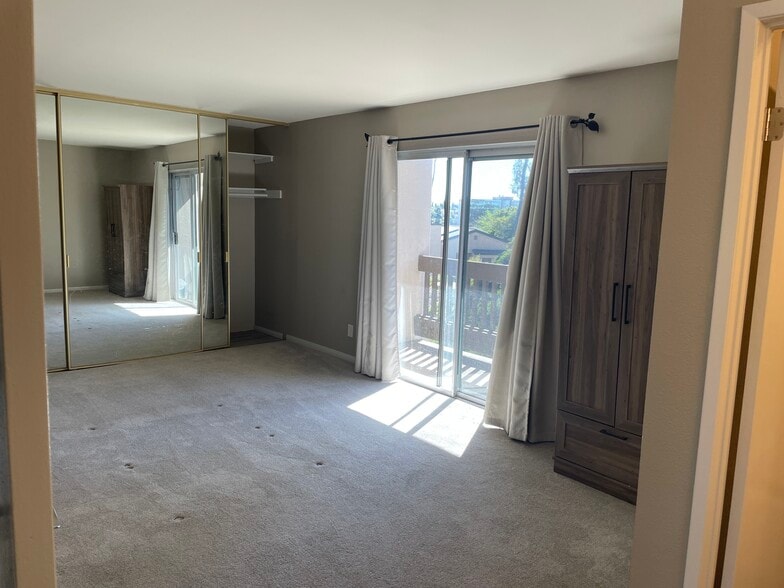 Bedroom - 5350 Baltimore Dr