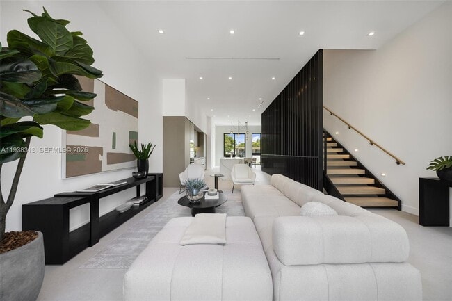 Building Photo - 92 SW 28th Rd