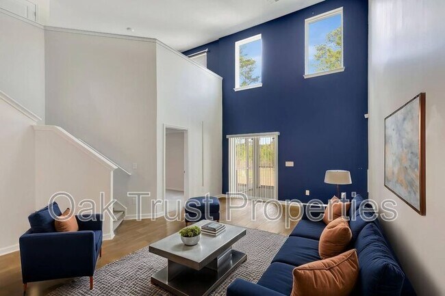 Building Photo - 703 Hilchot Dr