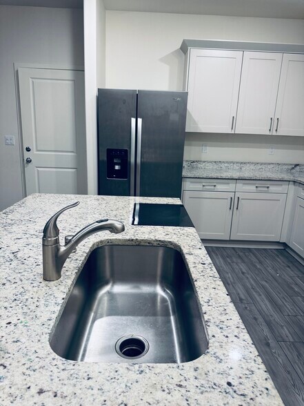 Building Photo - 80425 Enclave Ct