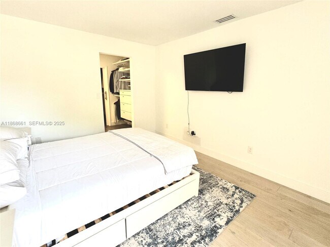 Building Photo - 3553 Magellan Cir