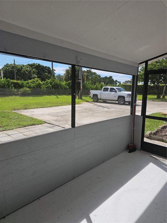 Building Photo - 9079 SE Hobe Ridge Ave