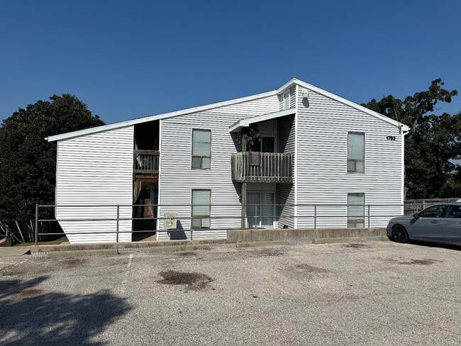Building Photo - 1732 Tanner Bridge Rd