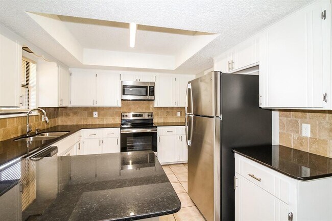 Building Photo - 10101 Mamus Ln