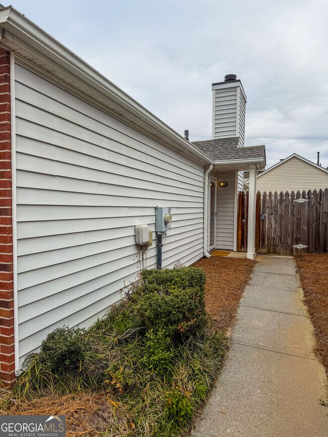 Building Photo - 2711 Highland Ridge NW