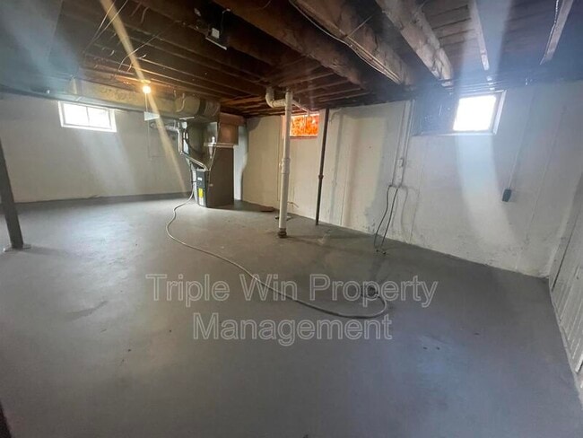 Building Photo - 6918 Etzel Ave