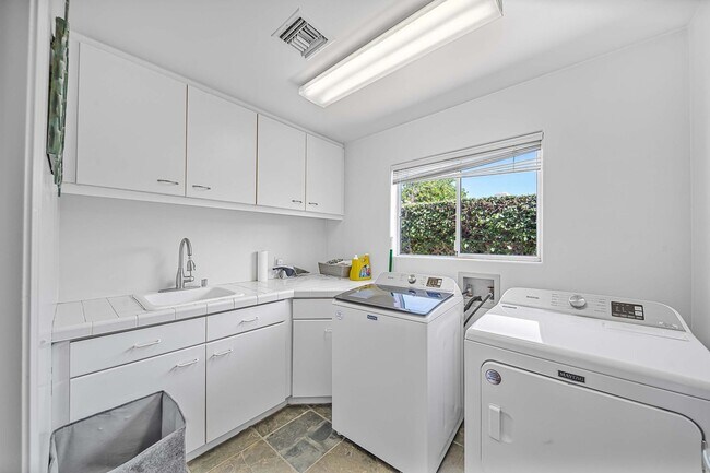 Building Photo - 49810 Ave Montero