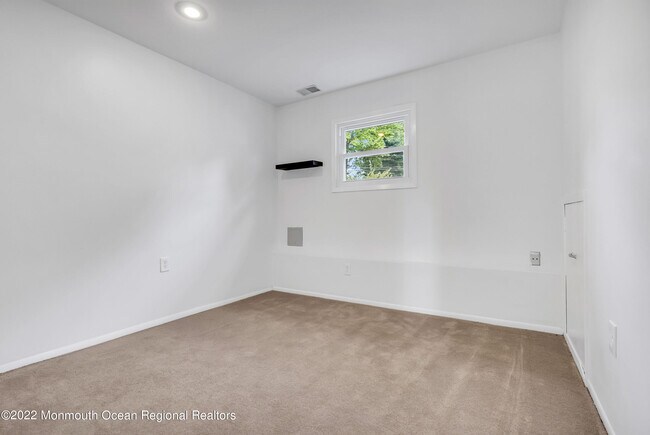 Building Photo - 1802 Holbrook St
