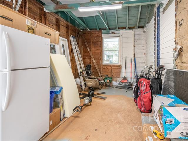 Building Photo - 2812 Mayflower Rd