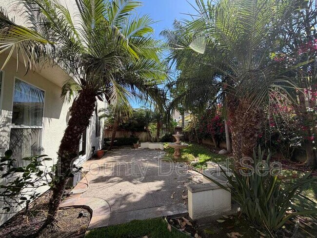 Building Photo - 16621 Maywood Ln