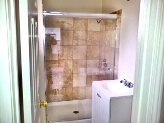 Building Photo - Great 3 bed 2 bath House in Richmond -- COMING SOON !!!