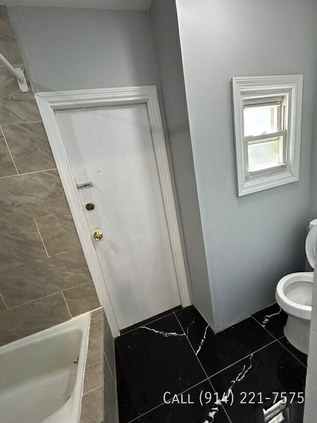 Building Photo - 90 Linden St