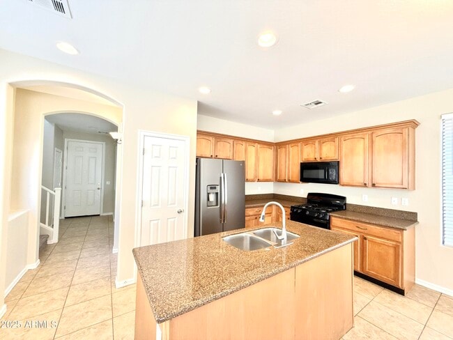 Building Photo - 14587 W Acapulco Ln