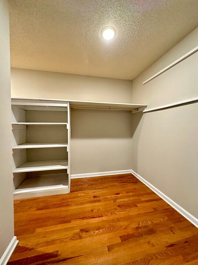 Building Photo - Stunning Single-Family Home with Plenty of...