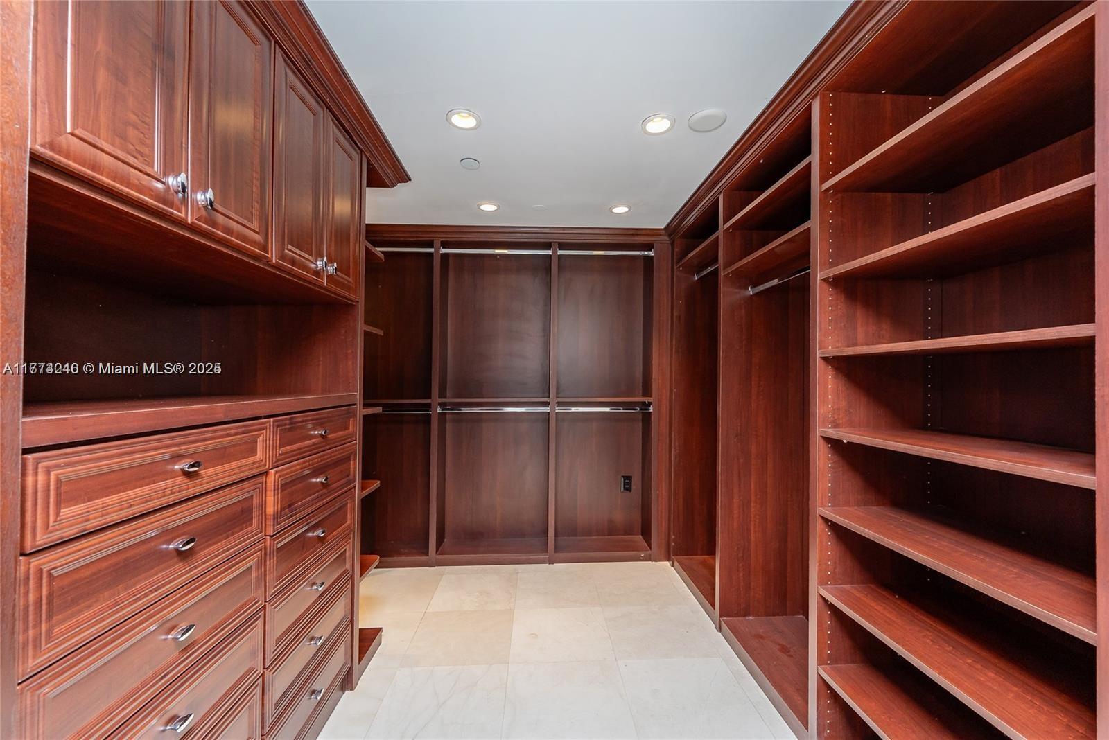 Building Photo - 20201 E Country Club Dr
