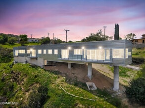 Building Photo - 990 Alta Vista Rd