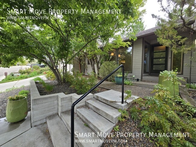 Building Photo - 945 Hearthstone Dr