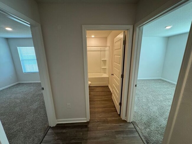 Building Photo - Pensacola - Deer Run - 4 bed, 2 bath w/ co...