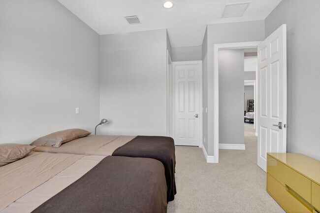 Building Photo - 17358 Santaluce Mnr