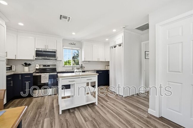 Building Photo - 1668 Bellford Ave