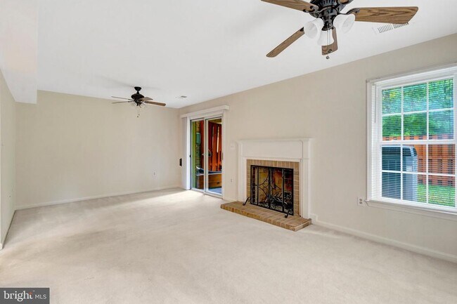 Building Photo - 5964 Norham Dr