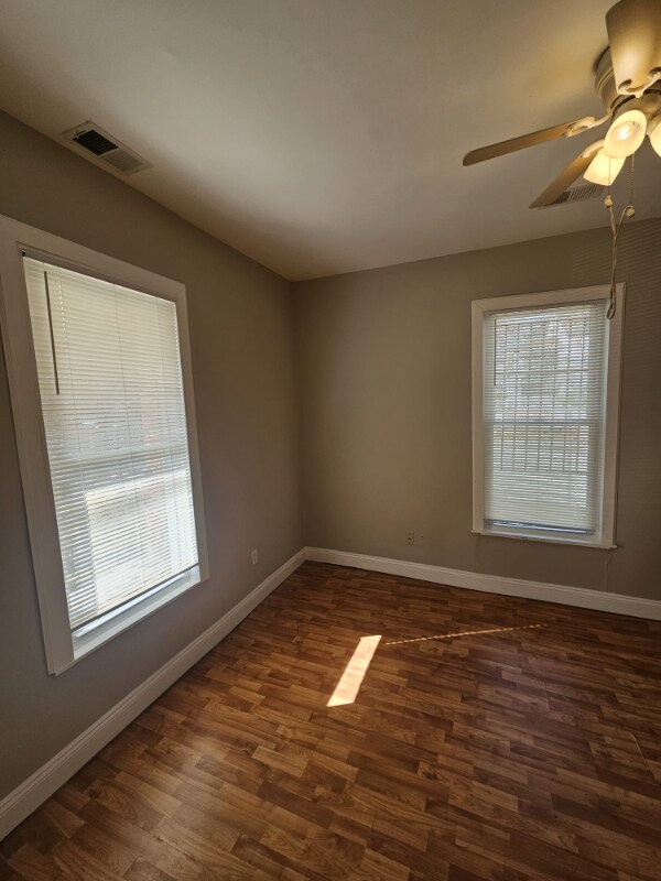 Building Photo - 809 Eastern Ave NE