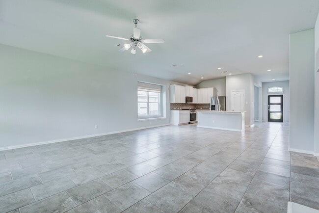 Building Photo - 208 Shoreview Dr