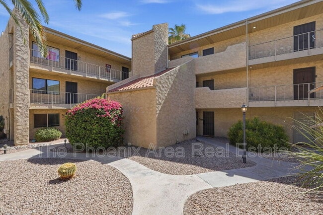 Building Photo - 4950 N Miller Rd
