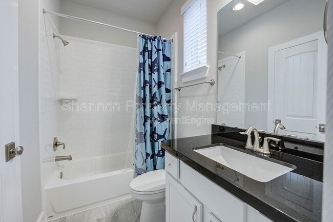 Building Photo - 253 W 27th St