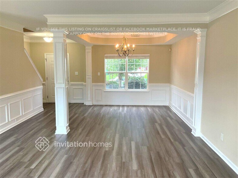 Building Photo - 849 Hedgepath Terrace