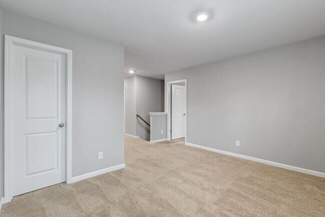 Building Photo - Newer Home in Reedy Fork, So Many Upgrades, SS Appliance, Loft, Garage, Fenced!