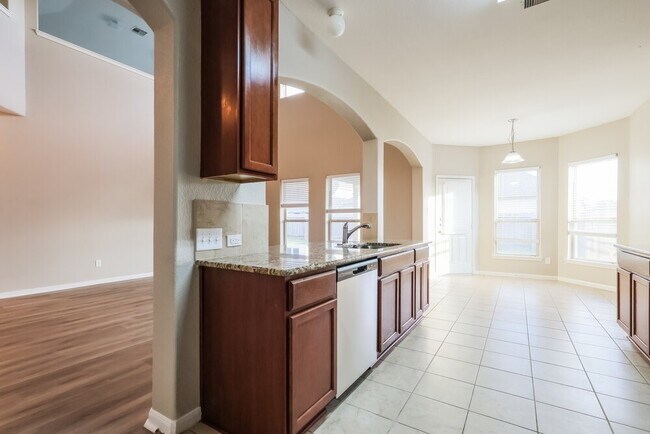 Building Photo - 3015 Rose Trace Dr