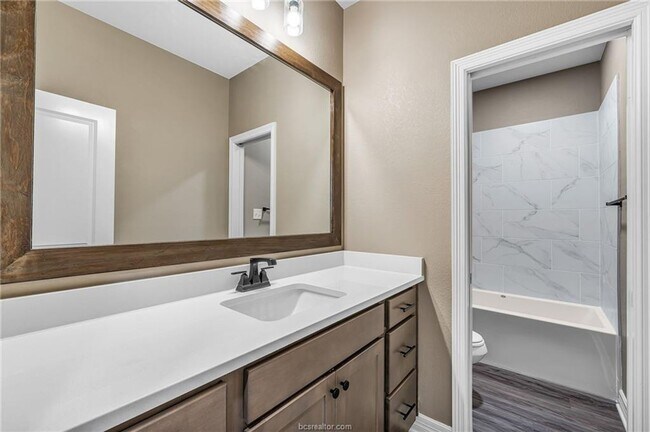 Building Photo - 4 Bedroom, 2 Bath in Dove Crossing Subdivi...